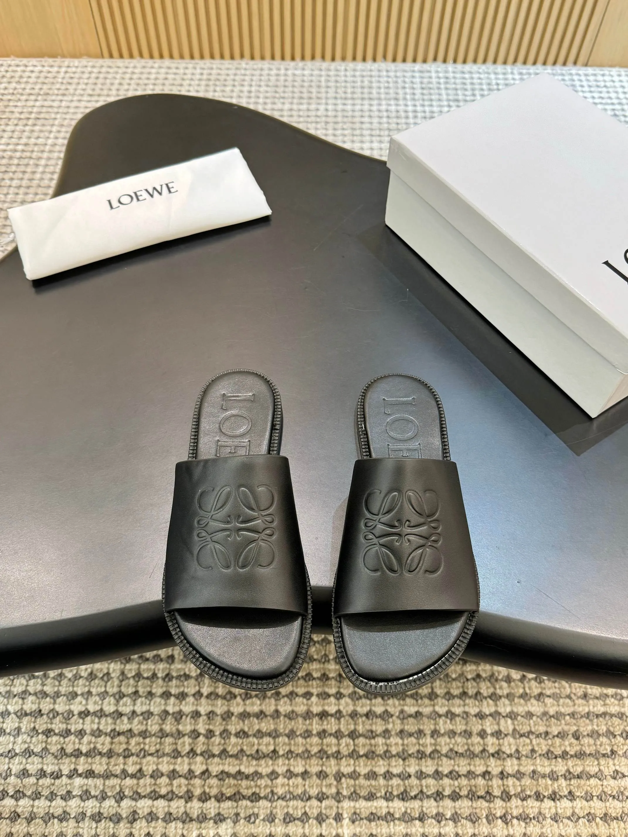 👟👟Ex-factory price 340👟👟 Genuine leather sole +40 LOEWE 25th spring and summer new style, same style for men and women, six colors to choose from. Code number:35-45